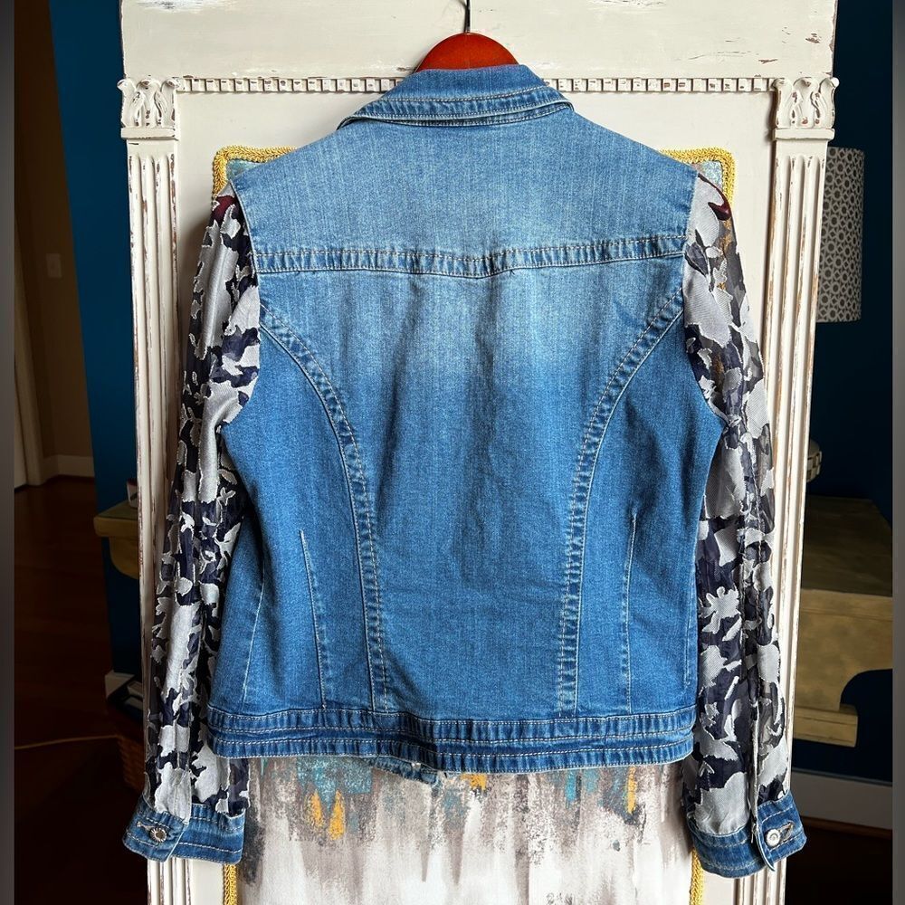 Live A Little Cropped Jean Jacket NWOT - Picture 4 of 9